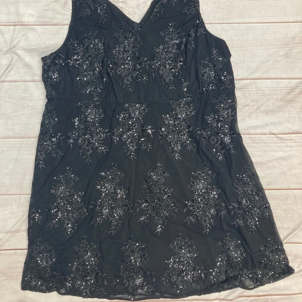 NWT $129 Torrid Plus 26 Black V Neck Sequin Embroidered Mesh Skater Flare Dress - Picture 5 of 6